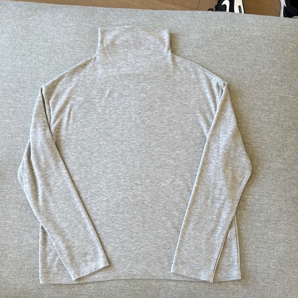 Wilfred Free Light Gray Knit Top